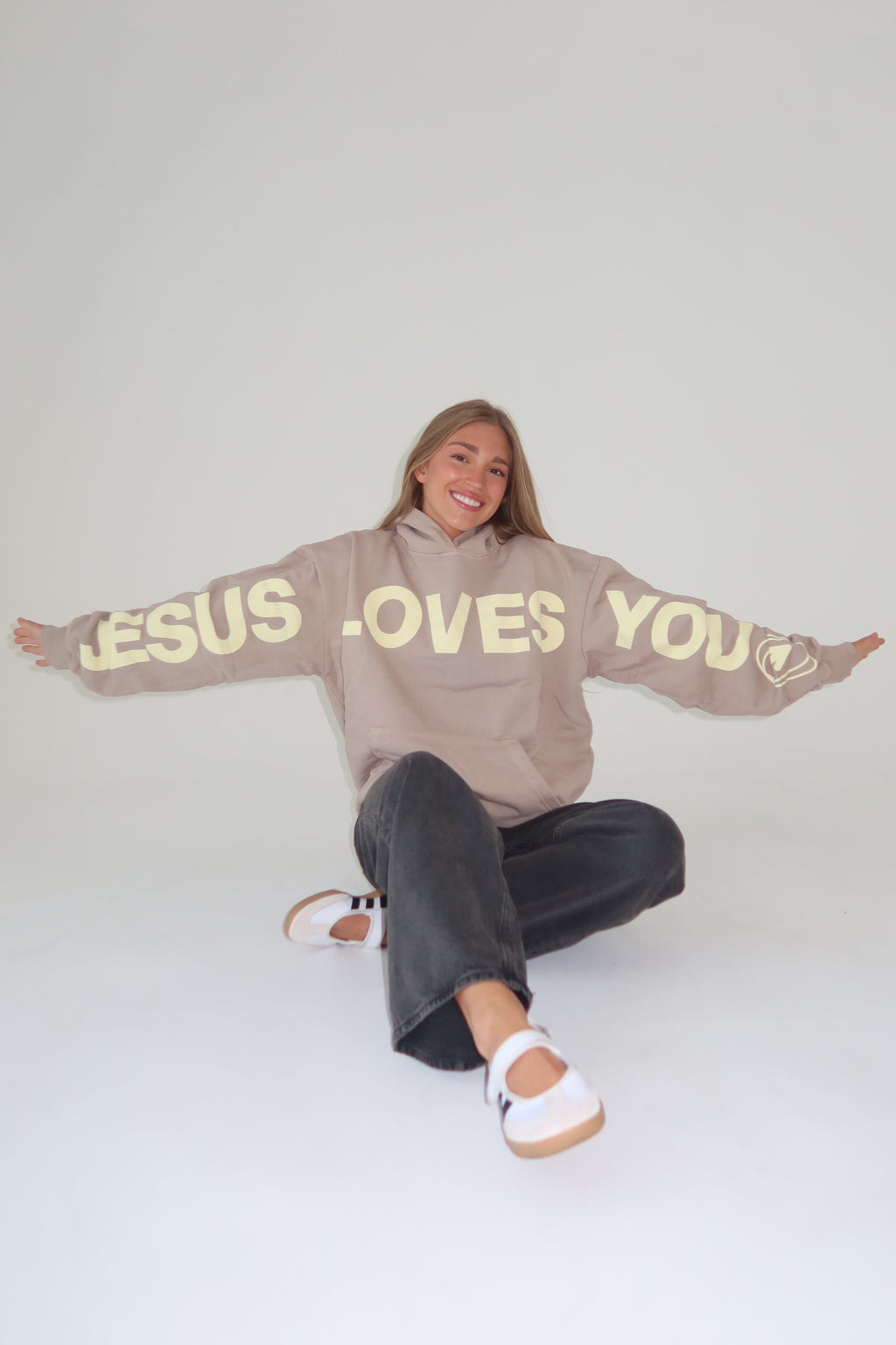 HUG HOOD | MANNA