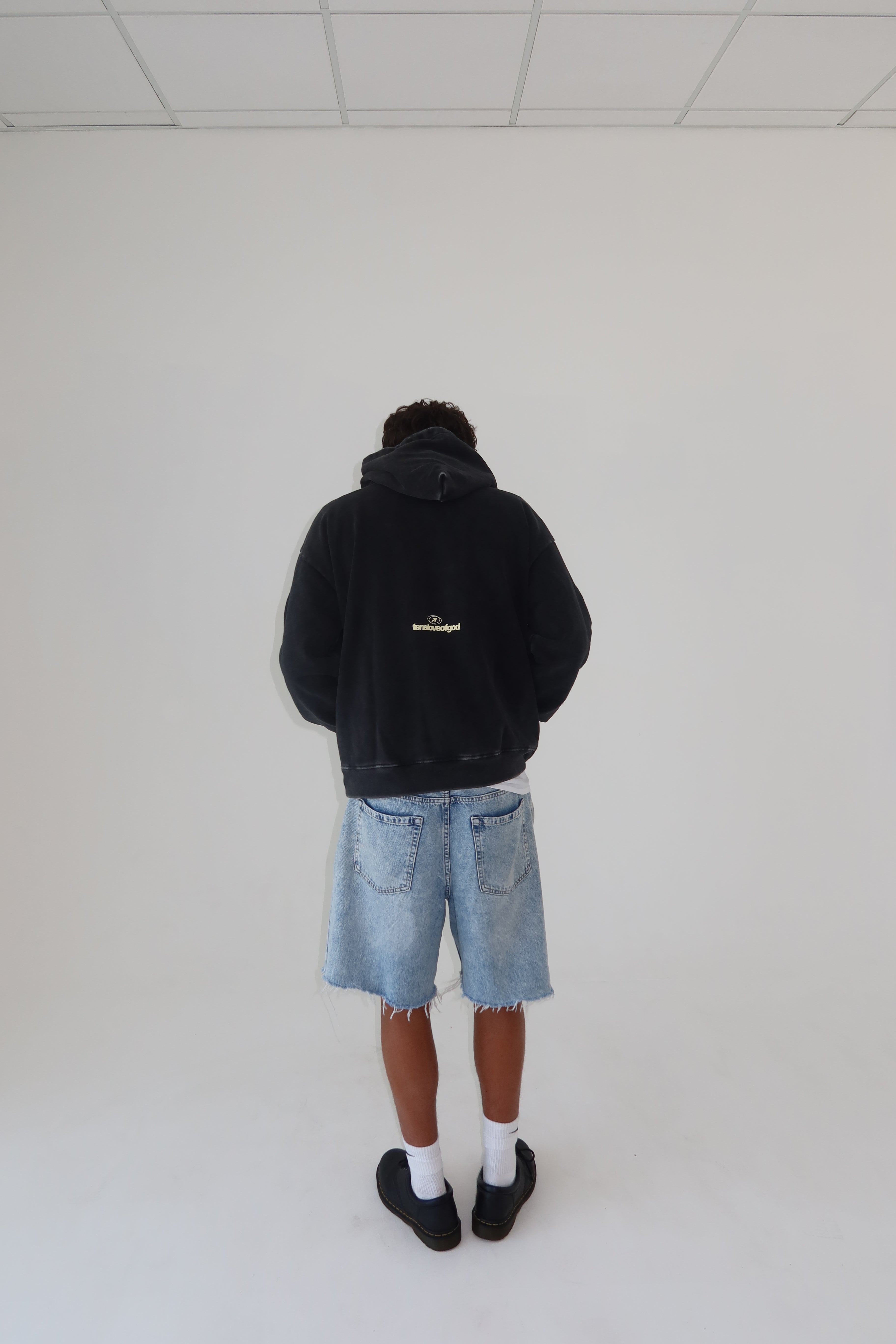 HUG HOOD | ASH